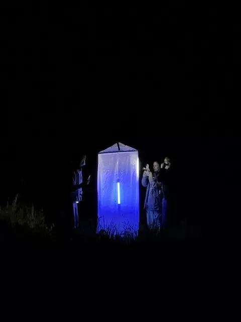 In der Nacht gab es sehr viele interessante Beobachtungen unter dem Leuchtschirm. | Foto: Anna Gasperl