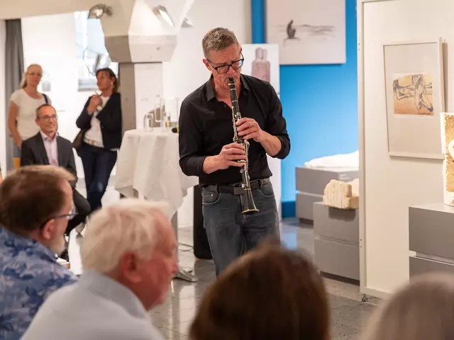 Die außergewöhnliche Musik von Josef Kili hat die Stimmung auf den Punkt gebracht.  | Foto: Andreas Mühlleitner