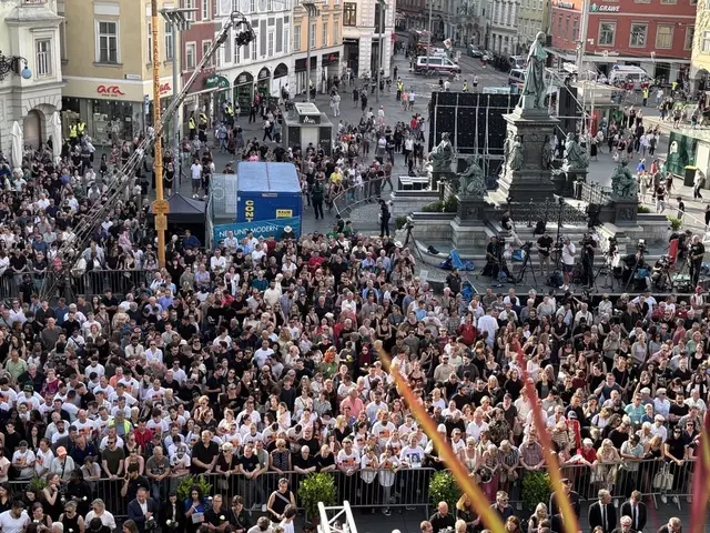 Graz steht zusammen, das zeigte sich auch am Sonntag: Tausende Menschen nahmen Anteil am Schicksal der betroffenen Menschen. | Foto: MeinBezirk