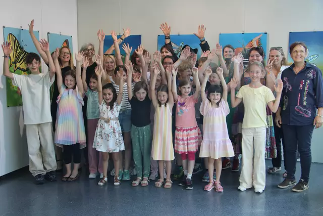 Die Kinder und Jugendlichen Kursteilnehmerinnen und Teilnehmer stellte ihre Werke im Kunsthaus Weiz zur Schau. | Foto: MeinBezirk/Hofmüller