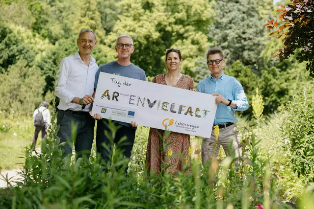 Stadtgartendirektor Andreas Kastinger, Andreas Weiß (Biosphärenpark Wienerwald), Bürgermeisterin Carmen Jeitler-Cincelli und der Leiter der Abteilung Energie &amp; Klima, Gerfried Koch. | Foto: 2025psb/c.kollerics