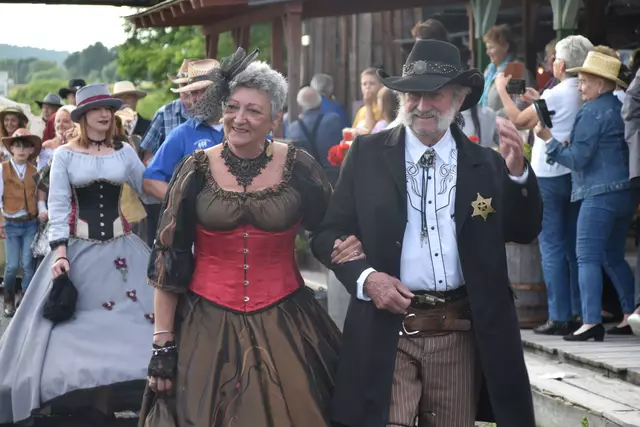 Die Westernmodenschau war ein Höhepunkt des Abends. | Foto: Michael Strini