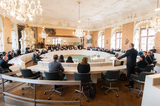 Im Rahmen einer Gedenksitzung gedachte der Landtag Steiermark am Dienstag der Opfer des Amoklaufes in Graz am 10. Juni.  | Foto: Land Steiermark/Robert Binder