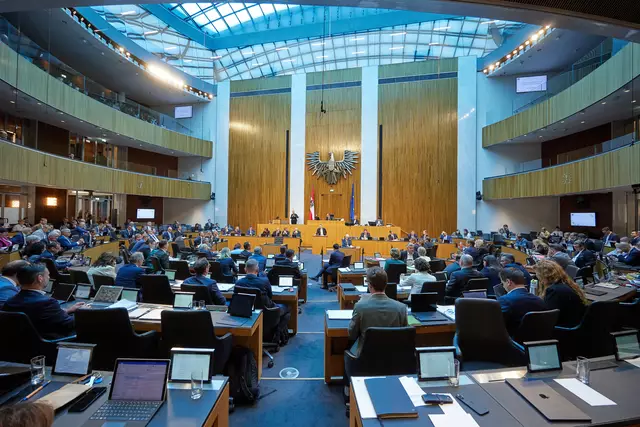 Im Nationalrat wurde am Dienstag das Budget für Frauen, Bildung und Klima diskutiert – trotz Sparkurs wurden gezielte Investitionen etwa in Frauenberatung, Hochschulen und Deutschförderung angekündigt.  | Foto: Parlamentsdirektion/ Thomas Topf