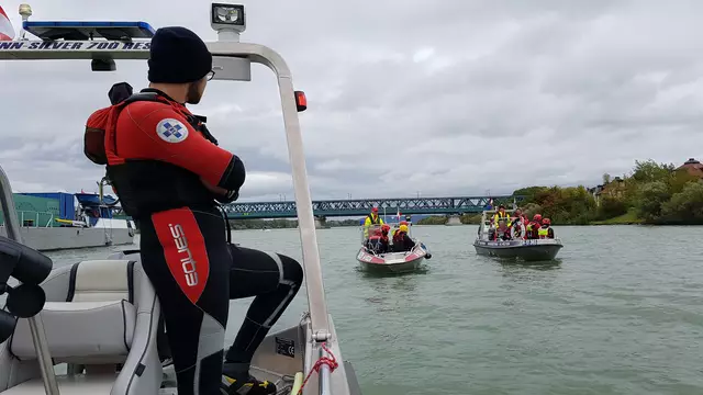 Regelmäßiges Training ist für die ehrenamtlichen Wasserretter Pflicht. | Foto: (c) R.Hamburger
