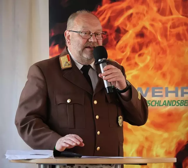 Bereichsfeuerwehrkommandant OBR Josef Gaich ist bereits seit 45 Jahren ein Mitglied der Feuerwehr. | Foto: Gaich