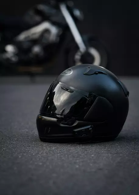 Der Motorradfahrer übersah die Fahrradfahrerin und es kam zum Unfall. (Symbolbild) | Foto: Sam Carter auf Unsplash