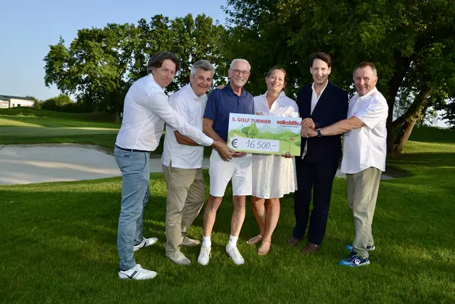 vlnr: Prokurist Peter Rehak, Geschäftsführer Gregor Tomschizek, Präsident Ewald Sacher, Projektleiterin Beatrix Dunkl, für den Diamond Country Club Christian Guzy jun., Löwenherz-Initiator Vizepräsident Rudolf Parnigoni | Foto: R. Hugauf/VHNÖ