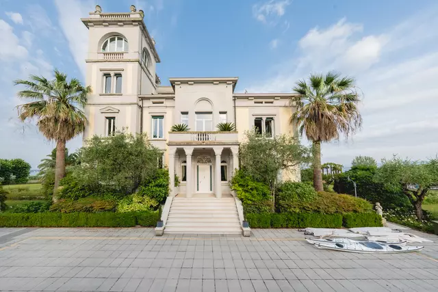 Causa Signa und René Benko: das gesamte Inventar der Villa Ansaldi am Gardasee wird versteigert. | Foto: aurena.at