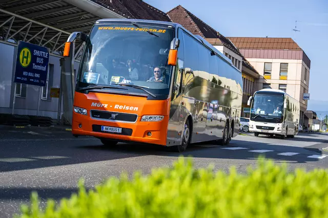 Regionale Shuttles fahren aus Judenburg und Knittelfeld zum Red Bull Ring. | Foto: Red Bull Content Pool