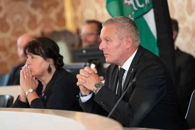 „Der Dienstag, genau vor einer Woche, war ein schwarzer Tag. Das Grüne Herz weint und wird noch lange brauchen, bis die Narben dieses 10. Juni 2025 verheilt sind", betonte Landeshauptmann Mario Kunasek eine Woche nach dem Amoklauf in Graz.  | Foto: Land Steiermark/Robert Binder