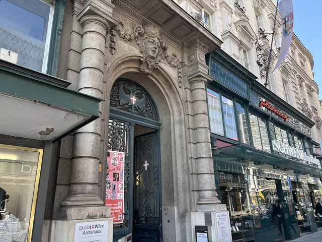 Die Bezirkspolitik traf sich kürzlich im Ferdinand Kral Saal, um neue Zuständigkeiten zu wählen und über Allfälliges zu diskutieren. | Foto: Michael Marbacher/ MeinBezirk