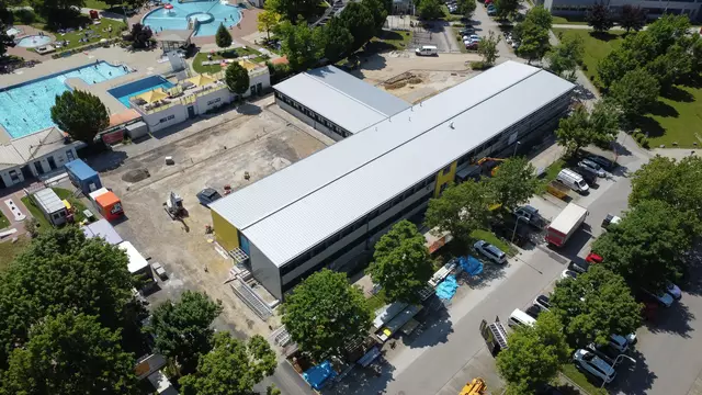 Im ersten Schuljahr, welches im September starten wird es  sechs Klassen – zwei zweite und vier erste Klassen – geben. | Foto: Stadtarchiv Leonding