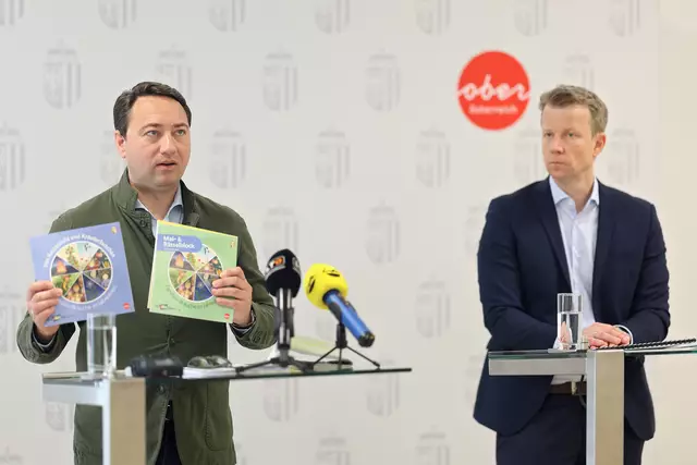 Manfred Haimbuchner und Paul Eiselsberg. | Foto: Land OÖ