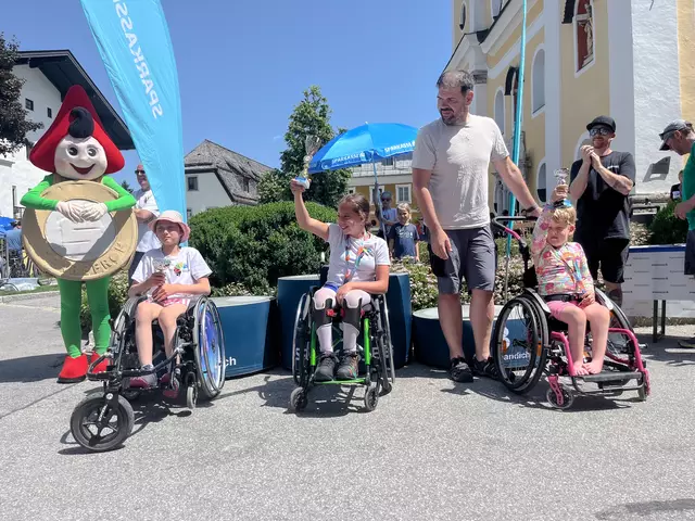 Zum ersten Mal waren heuer Rollstuhlfahrerinnen und Rollstuhlfahrer am Start | Foto: E. Jöchl