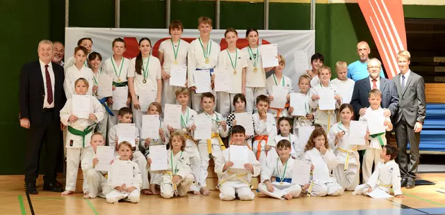 Strahlende Gesichter beim steirischen Karate-Nachwuchs beim ASVÖ-Cup in Fürstenfeld. | Foto: Karateverband Steiermark
