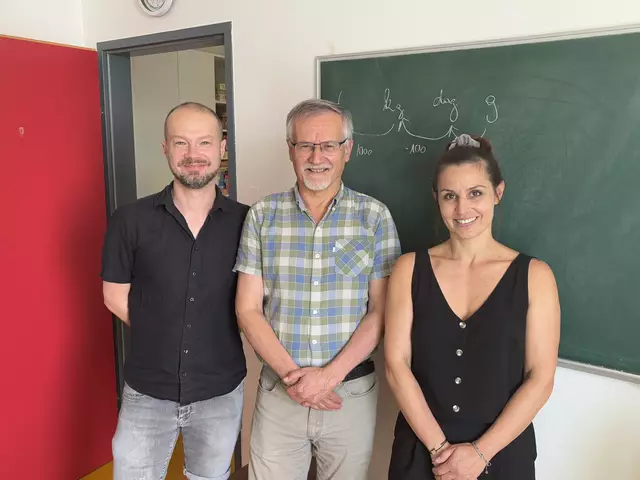 Das Zentrum ELF unterstützt Kinder, Familien, die nicht auf die Sonnenseite des Lebens gefallen sind und die in Notlage oder Engpässe geraten sind. Insgesamt arbeiten im Verein zwölf MitarbeiterInnen, mit dabei auch Thomas Engl, Psychologe und Bereichsverantwortlicher Teilleistungstraining, Erich Reiter, Klinischer Psychologe &amp; Gesundheitspsychologe und Bereichsverantwortlicher Zentrale Verwaltung und Elisabeth Hinterberger, Klinische Psychologin &amp; Gesundheitspsychologin und Bereichsverantwortliche Intensivbetreuung (v.l.n.r.). | Foto: Schrofner