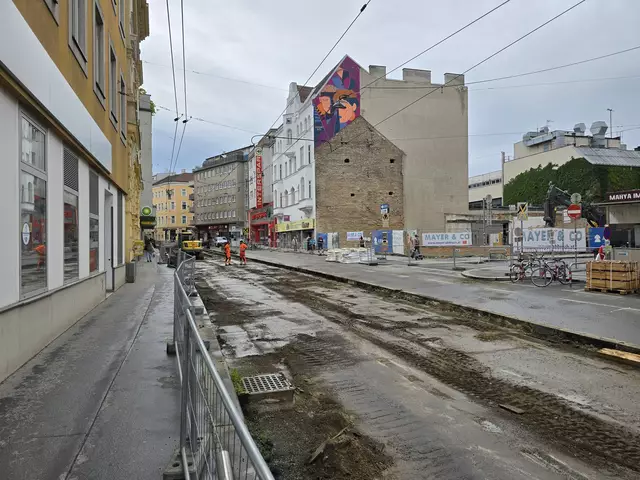 Aufgrund der Sanierungsarbeiten sehen sich aktuell viele Bewohnerinnen und Bewohner gezwungen, zur Linie 42 umzusteigen.  | Foto: Ipirotis/MeinBezirk