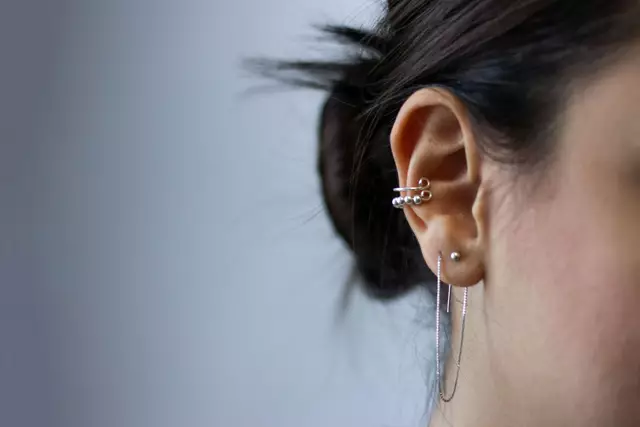 Ohren sind oft empfindlicher, als man glaubt. | Foto:  Kimia Zarifi/Unsplash