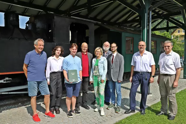 Zur Freude aller Beteiligten wurde die erste Phase der Renovierungsarbeiten abgeschlossen.
 | Foto: Hörmandinger