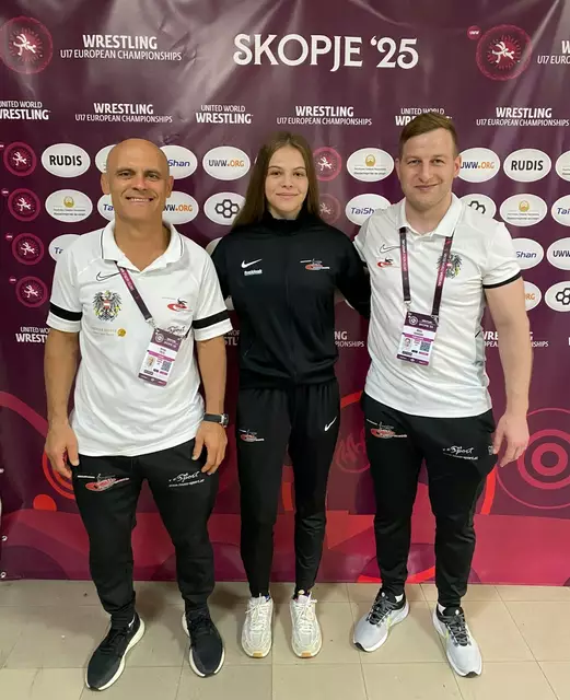 Sophia mit Nationaltrainer Arsen Feitl und Alois Haager | Foto: ÖRSV