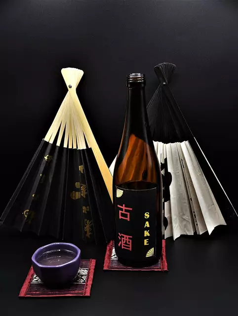 Sake ist ein traditionelles japanisches Getränk. Die Hauptzutaten sind Reis, Wasser, Koji-Schimmel (Aspergillus oryzae) und Hefe. | Foto: Symbolbild: Pixabay