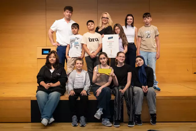Die Gewinnerklasse aus dem Achten mit "Budget Buddy". | Foto: Kardea-Preis