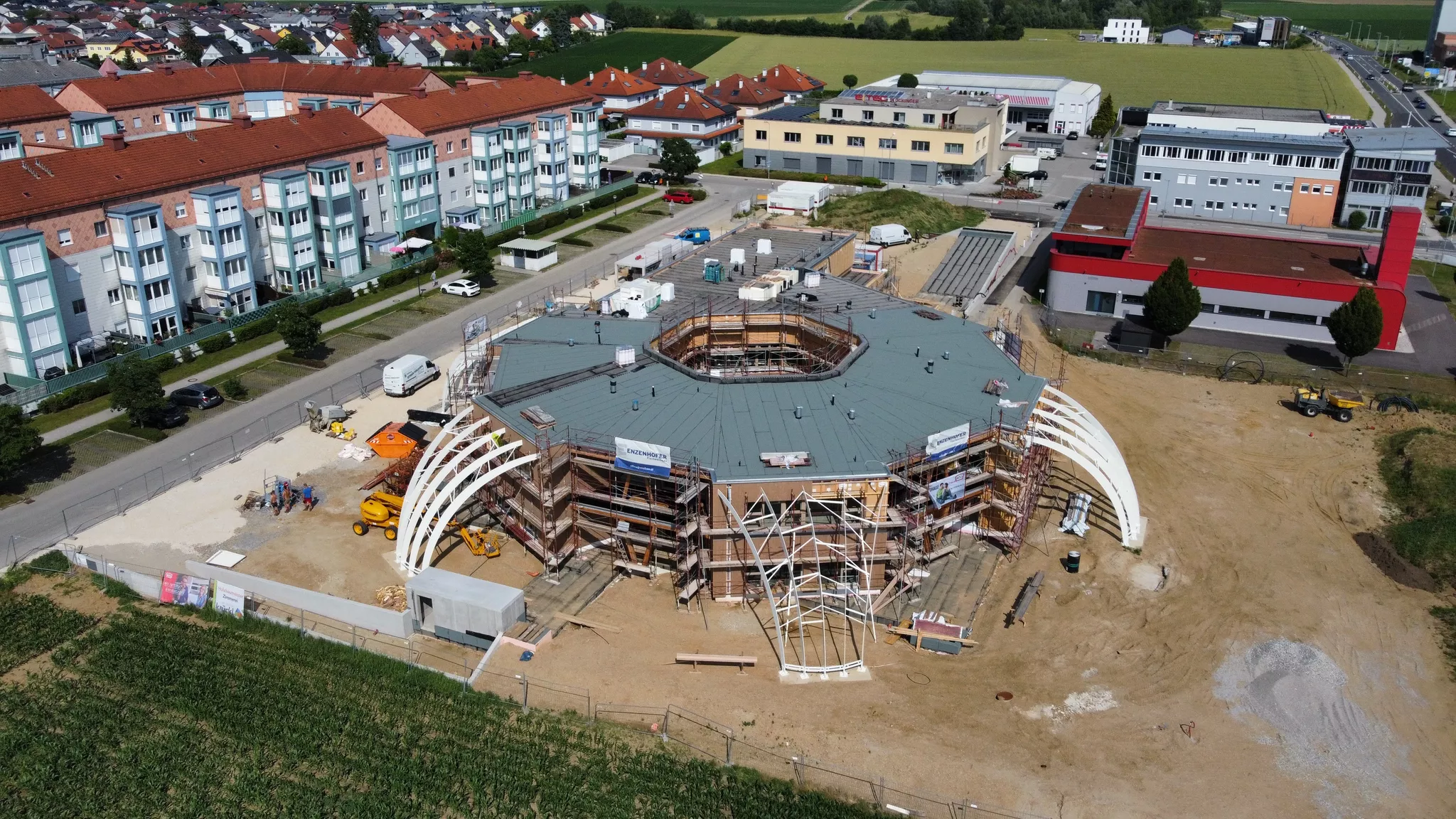 Gaby gardez karely ruiz it doesnt have the most attractive