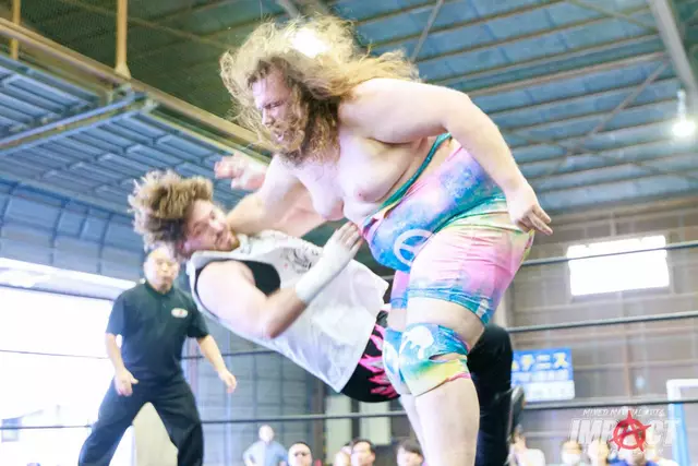 Kein Weg führt im Ring am "Sick Bubblegum" vorbei. | Foto: Impact