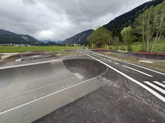 Der neue Pumptrack lässts keine Wünsche offen. | Foto: Reichel