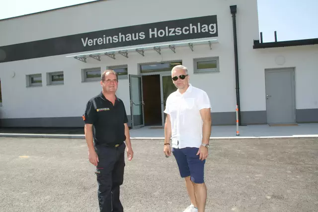 Hier wurde für alle Vereine ein entsprechender Platz für diverse Veranstaltungen, Feiern, Vorträge, Schul- und Kirchenfeste geschaffen - so HBI Bernhard Lackner und Bgm. Christian Pinzker.
