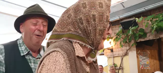 Hans &amp; Lena als die Oldies.