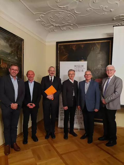 Bei der Jahreshauptversammlung: Bgm Christian Deleja-Hotko, Josef Goldberger, Bernhard Prokisch, Präsident Reinhold Klinger, Gottfried Kneifel, Reinhardt Harreither (v. li.) | Foto: Museumverein
