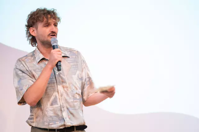 Christof Moro übernahm die Moderation. | Foto: Kardea-Preis