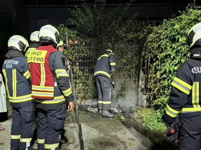Die Feuerwehr Enns konnte den Brand schnell unter Kontrolle bringen und löschen – Schlimmeres wurde verhindert. | Foto: Freiwillige Feuerwehr Enns
