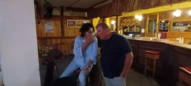 Magret Herold im Gespräch vertieft.