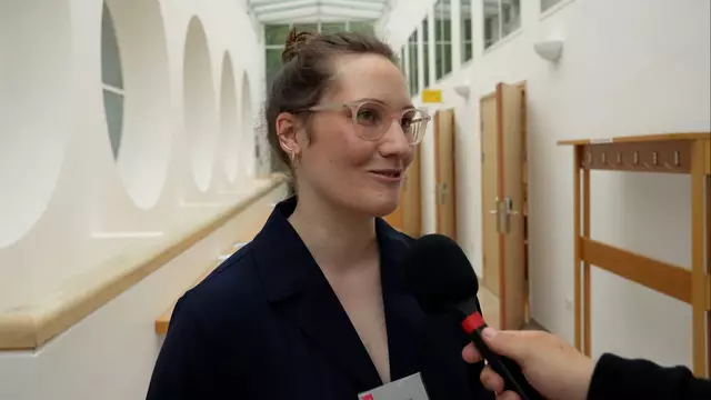 Autorin Katharina Mau beschäftigt sich mit einer Welt ohne Wachstum.  | Foto: Stefan Schubert