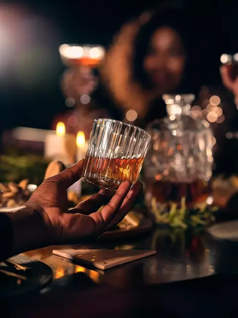 Die Japaner sind große Whisky-Liebhaber. Der Whisky aus dem asiatischen Land ist qualitativ top und wird nicht nur in Japan viel getrunken, sondern weltweit. | Foto: Symbolbild: Pixabay