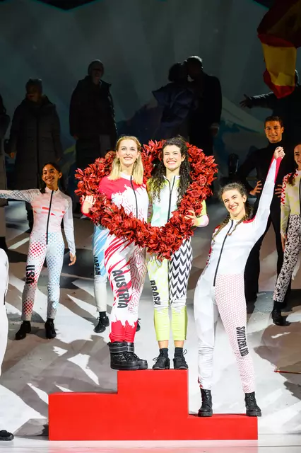 Das Musical "Skiverliebt - Zwei Brettln, die die Welt bedeuten" verknüpft Sport und Kultur auf künstlerische Weise. | Foto: SLT/Tobias Witzgall