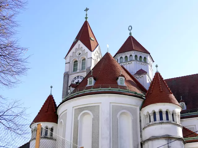 Mehrere religiöse Gemeinden sind zu Fronleichnam in Meidling anzutreffen. (Archiv) | Foto: Christa Posch