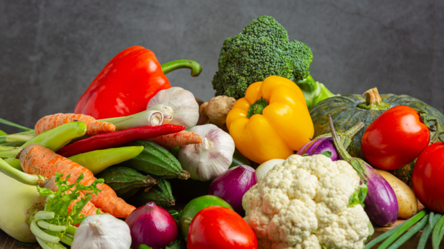 Schwarz Obst liefert frisches Obst und Gemüse in Wien und Niederösterreich – geschält, geschnitten oder vorgegart – zuverlässig an Gastronomie, Großküchen und Spitäler in ganz Österreich. | Foto: Freepik