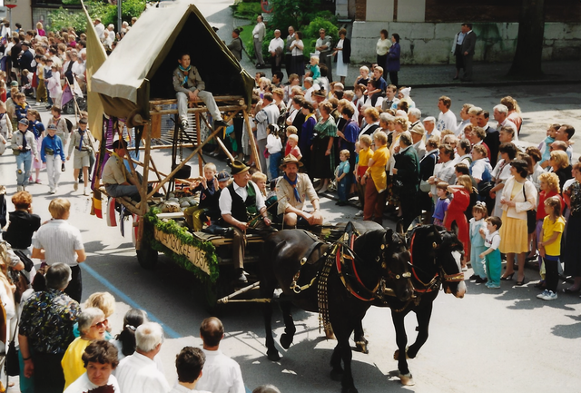 Bereits 1990 haben die Pfadfinder mit einem ähnlichen Wagen beim Umzug mitgemacht. | Foto: Pfadfinder Bad Ischl