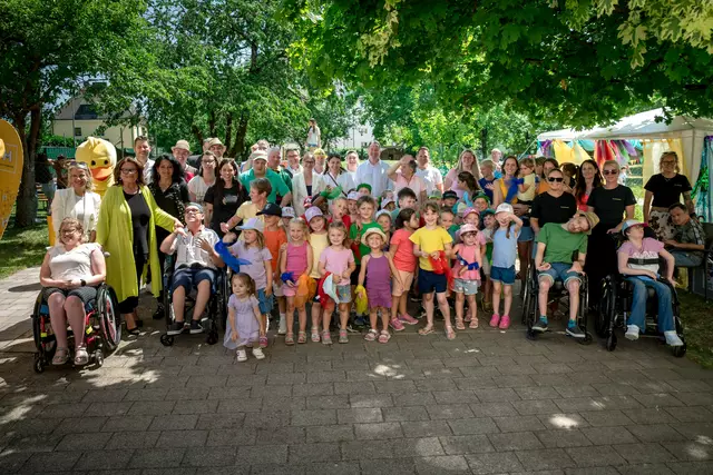 Das vom Kindergarten und der Tagesstätte für Menschen mit Behinderung organisierte Sommerfest in Völkermarkt ist jedes Jahr ein beliebter Höhepunkt. | Foto: Hilfswerk Kärnten