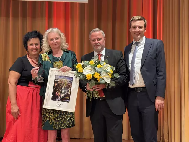 Gratulation fürs Lebenswerk: Margarete Sitz, Uta Grüner-Weber, Rainer Spenger, Sven Hergovich. | Foto: Zezula