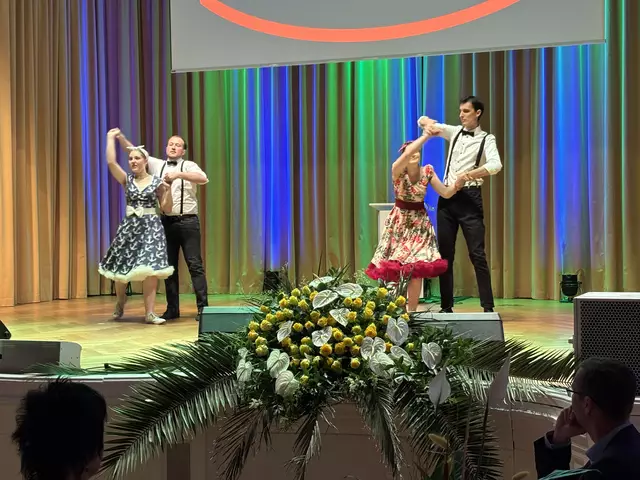 Stimmung mit der Tanzformation Dancefire. | Foto: Zezula