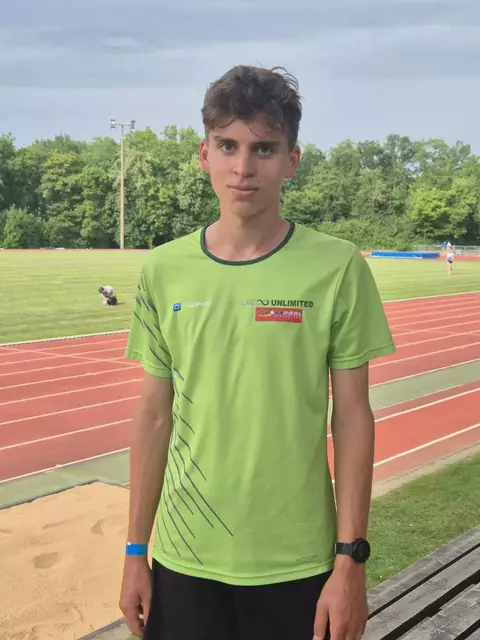 Mit persönlicher Bestzeit und U20-Sieg glänzt der junge Athlet beim internationalen Meeting in Regensburg. | Foto: Daniel Wildzeiss