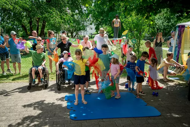 Ein buntes und abwechslungsreiches Zirkusprogramm sorgte für Begeisterungsstürme bei den zahlreichen Gästen im Garten beim "Haus der Generationen" in Völkermarkt | Foto: Hilfswerk Kärnten
