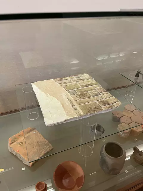 Quadertapete, Fassungen, Entnahmeort 2. OG, Westwand, Kamin | Foto: Josef Goldhofer