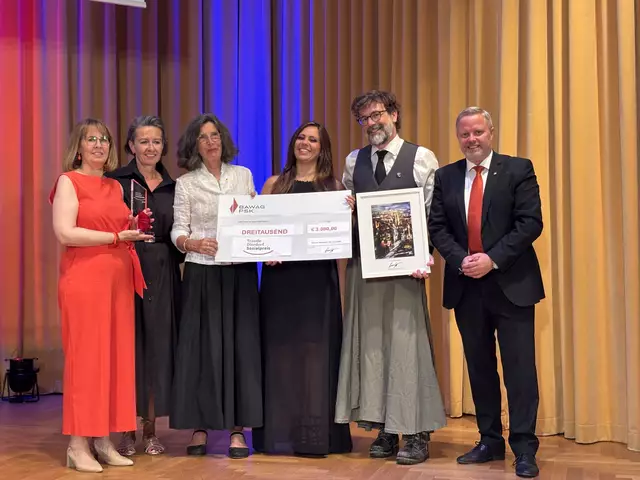 Das Triebwerk-Team mit Elke Schmid-Dierdorf (2.v.l.) und Rainer Spenger (r.). | Foto: Zezula