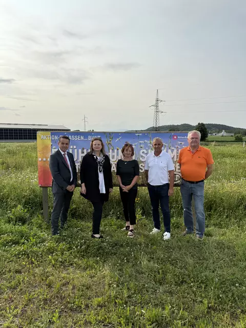Partner für die erfolgreiche Initiative: Franz Zenz (Leiter des STED), LR Claudia Holzer, Christine Podlipnig (Blühen&amp;Summen), Josef Fleischhacker, Johannes Petz (beide STED Feldbach). | Foto: Land Steiermark